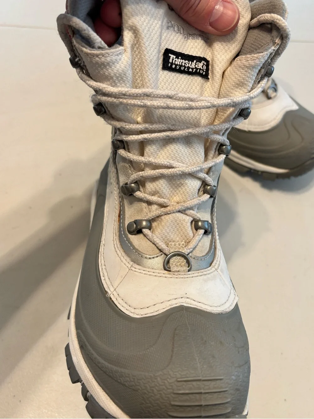 Columbia Winter Boots in Light Gray and White 6.5